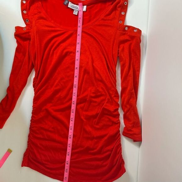 Jlo| XSmall |Studded| super soft Rayon| cold shoulder - Picture 4 of 9